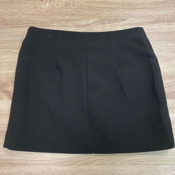 H&M Mini Skirt w/Asymmetrical Zipper & Zippered Pockets Black - Size 8 - Picture 8 of 11